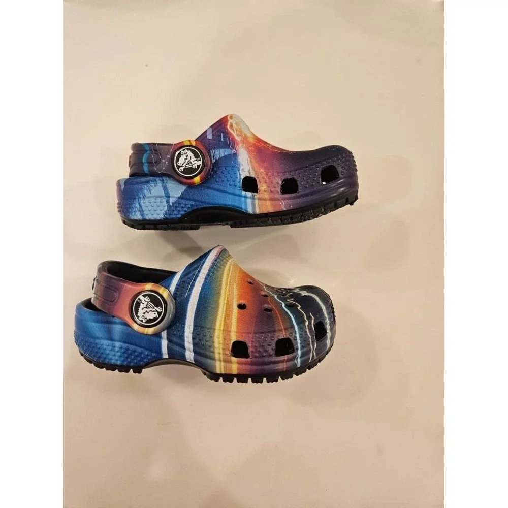 Baby‎ galaxy crocs size 4c